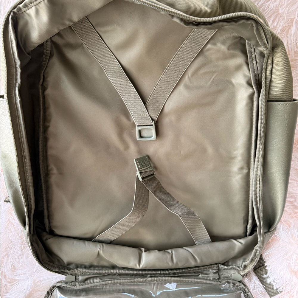 BEIS Olive Green Travel Backpack - Picture 4 of 6